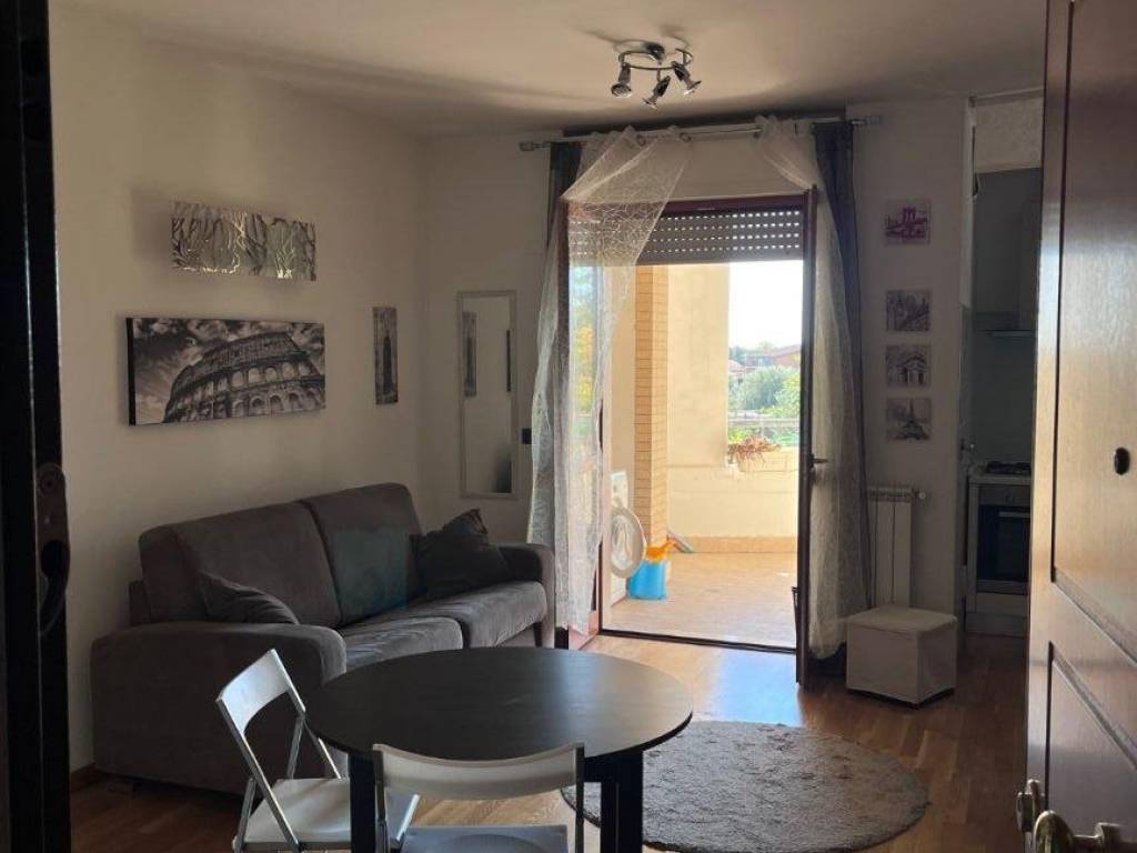 appartamento in vendita a Roma in zona Acilia