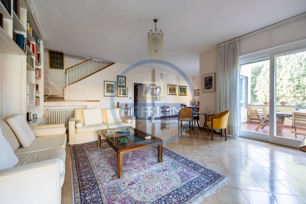 casa indipendente in vendita a Roma in zona Casal Palocco