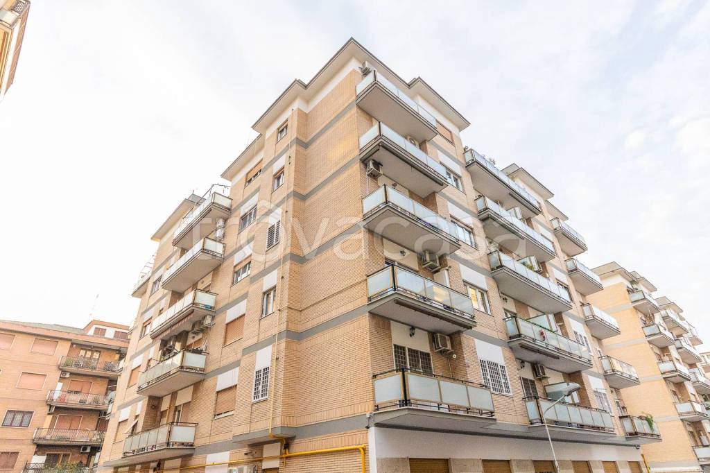 appartamento in vendita a Roma in zona Collatino