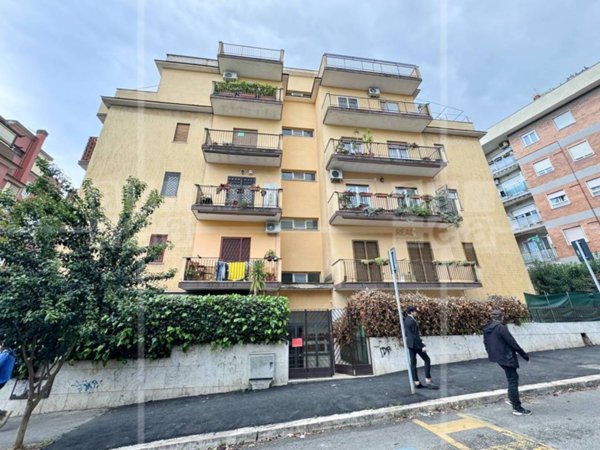 appartamento in vendita a Roma in zona Portuense