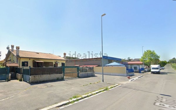 appartamento in vendita a Roma in zona Colle del Sole