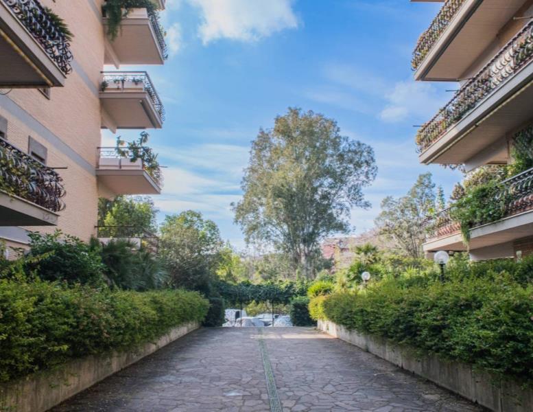 ufficio in vendita a Roma in zona Vigna Murata