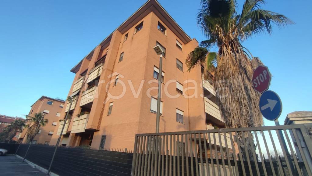 appartamento in vendita a Roma in zona Ponte Galeria