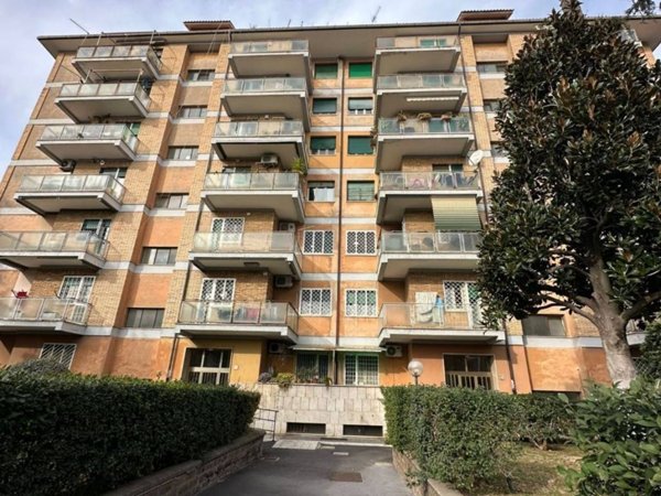 appartamento in vendita a Roma in zona Torre Spaccata