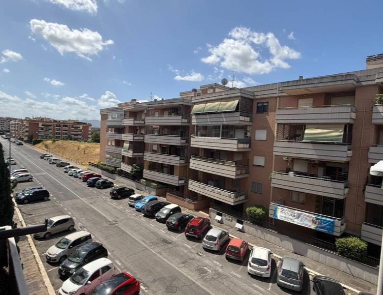 appartamento in vendita a Roma in zona Ponte di Nona