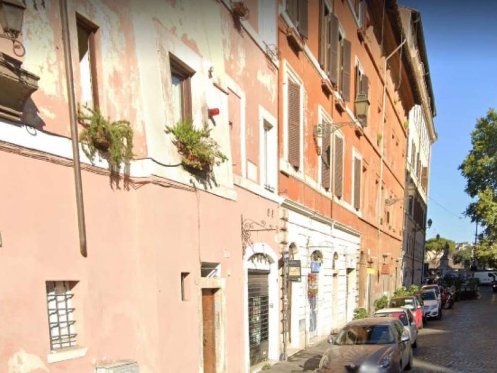appartamento in vendita a Roma in zona Parione/Sant'Eustachio