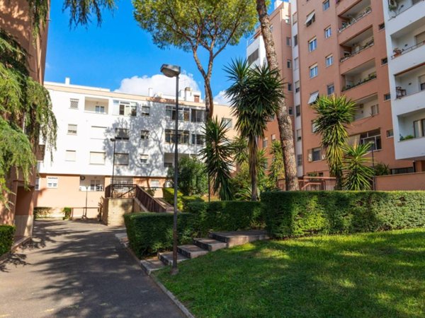 appartamento in vendita a Roma in zona EUR
