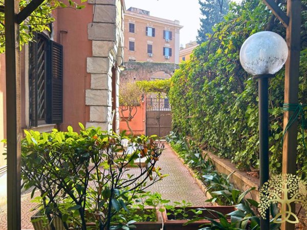 appartamento in vendita a Roma in zona Esquilino