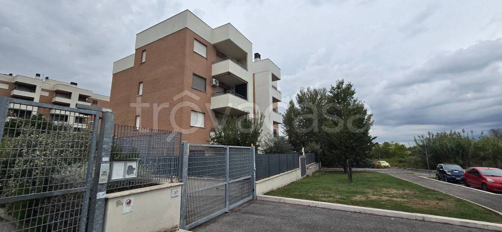 appartamento in vendita a Roma in zona Ponte di Nona