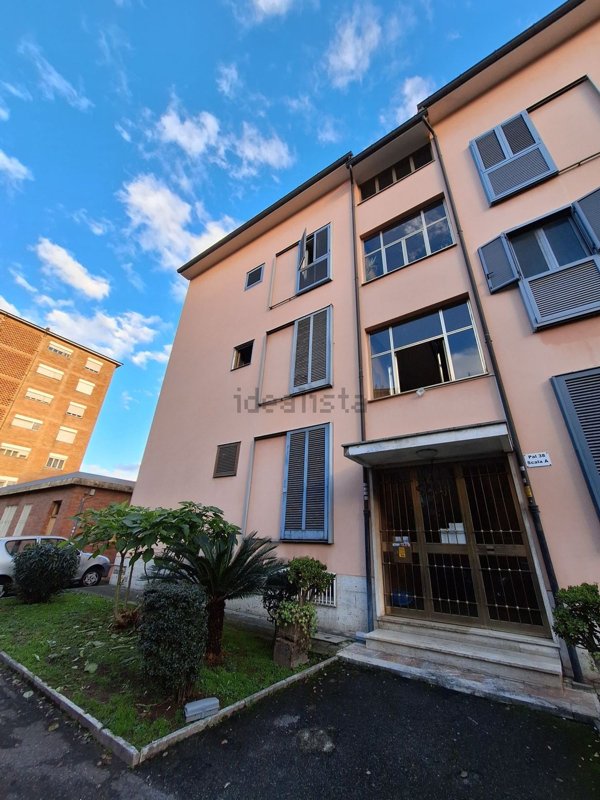 appartamento in vendita a Roma in zona Torre Spaccata