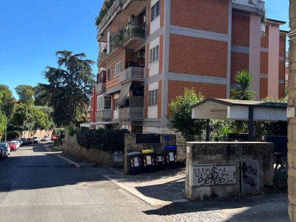 appartamento in vendita a Roma in zona Giuliano Dalmata