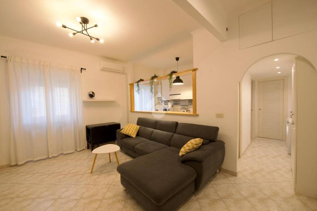 appartamento in vendita a Roma in zona Ostia