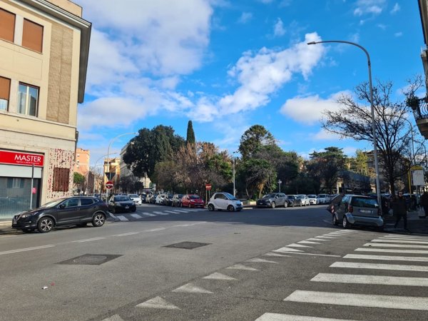 negozio in vendita a Roma in zona Appio Latino