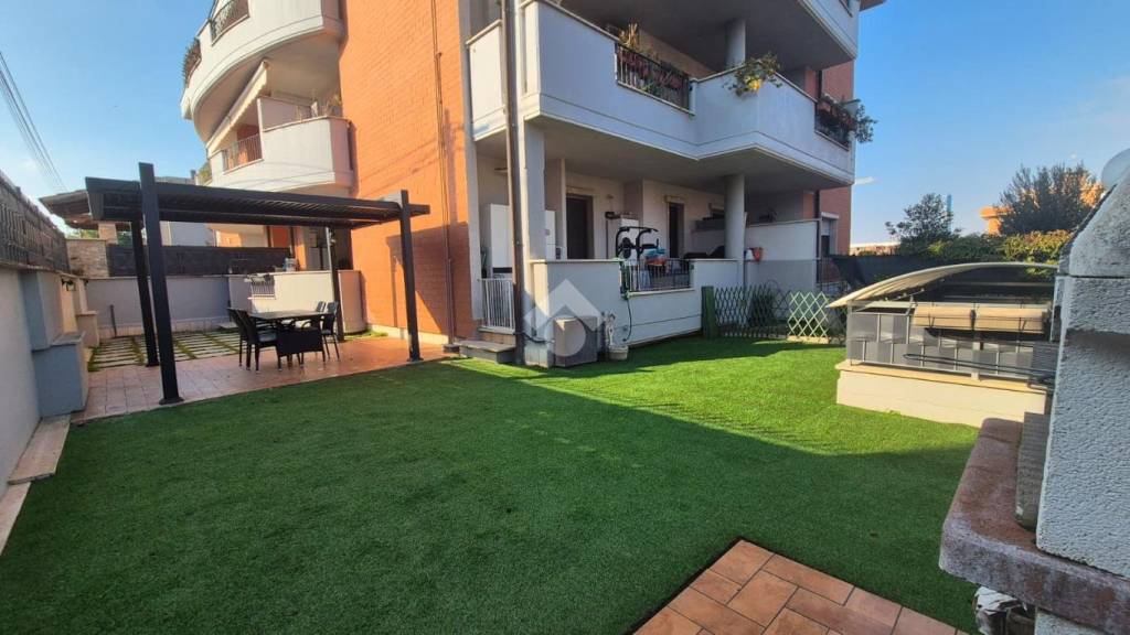 appartamento in vendita a Roma in zona Torre Gaia
