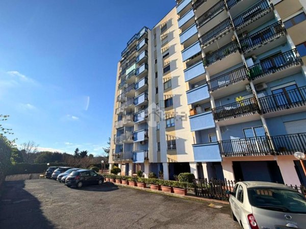 appartamento in vendita a Roma in zona Spinaceto