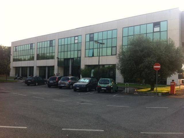 negozio in vendita a Roma in zona Settecamini