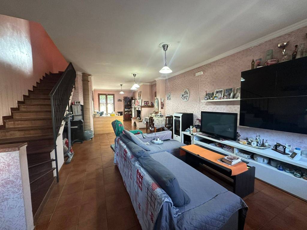 casa indipendente in vendita a Roma in zona Acilia