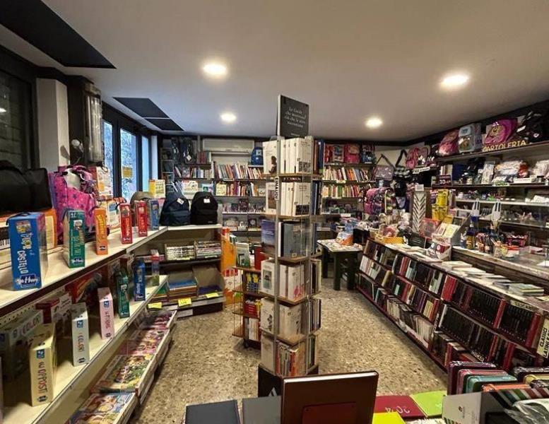 negozio in vendita a Roma in zona Ostia