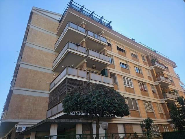 appartamento in vendita a Roma in zona Ostia