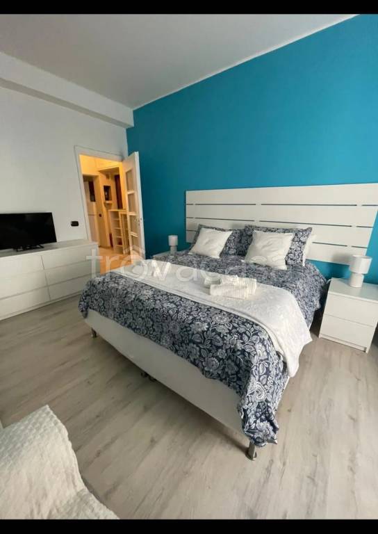 negozio in vendita a Roma in zona Appio Latino