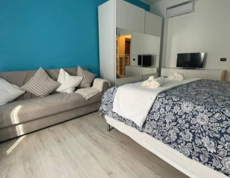 negozio in vendita a Roma in zona Appio Latino