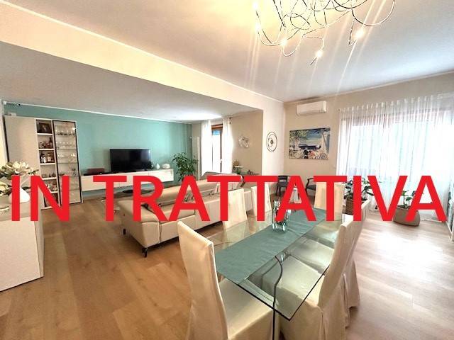 appartamento in vendita a Roma in zona Ardeatino
