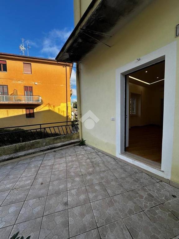 appartamento in vendita a Roma in zona Tomba di Nerone