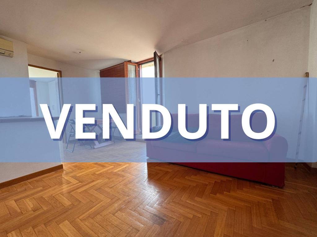 appartamento in vendita a Roma in zona Casal Monastero