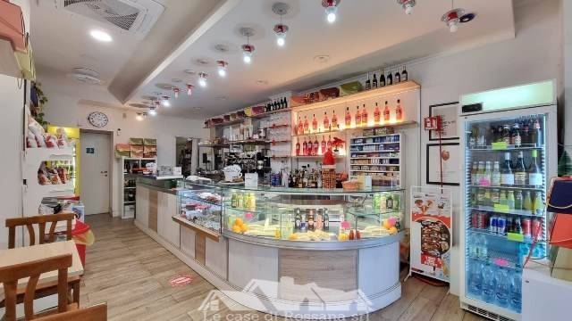 negozio in vendita a Roma in zona Tiburtino