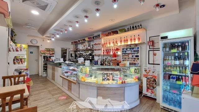 locale commerciale in vendita a Roma