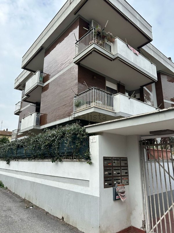 appartamento in vendita a Roma in zona Casal Morena