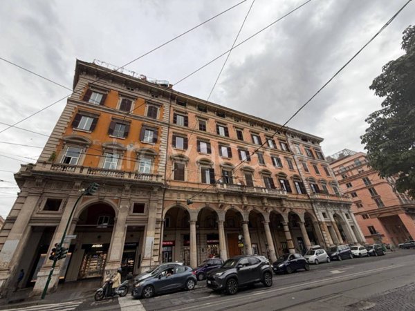 appartamento in vendita a Roma in zona Esquilino