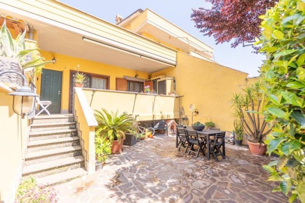 casa indipendente in vendita a Roma in zona Casal Morena
