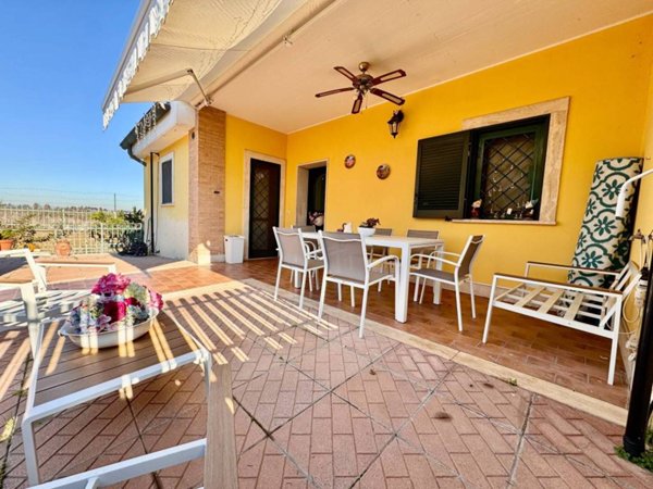 casa indipendente in vendita a Roma in zona Massimina/Casal Lumbroso