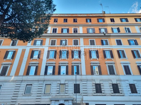 appartamento in vendita a Roma in zona Appio Latino