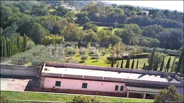 negozio in vendita a Roma in zona Trigoria