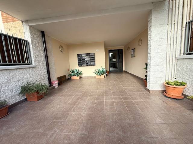 appartamento in vendita a Roma in zona Selva Candida