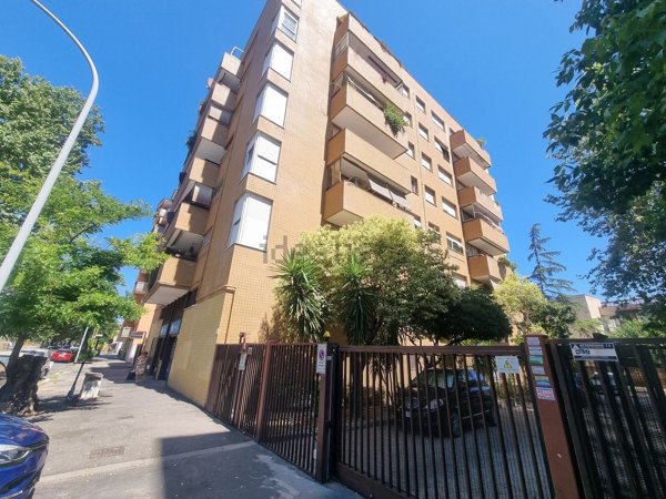 appartamento in vendita a Roma in zona Don Bosco
