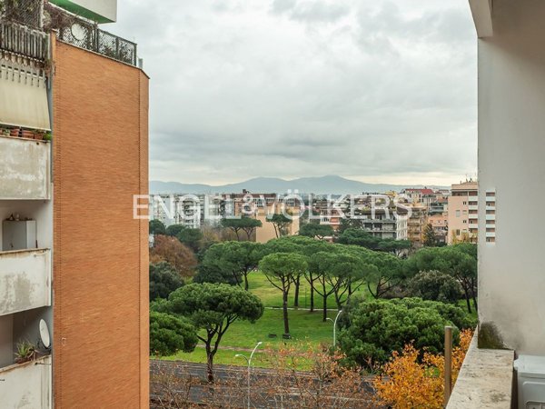 appartamento in vendita a Roma in zona Ostiense