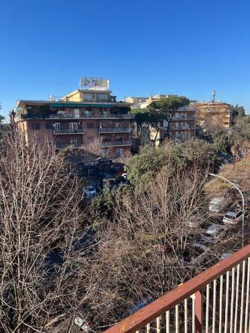 appartamento in vendita a Roma in zona Gianicolense