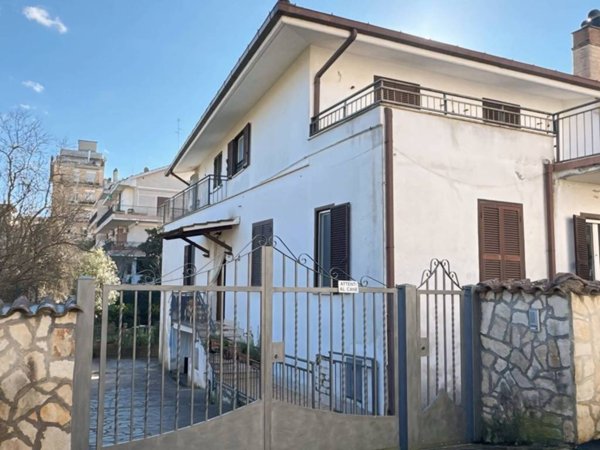 appartamento in vendita a Roma in zona Tor di Quinto