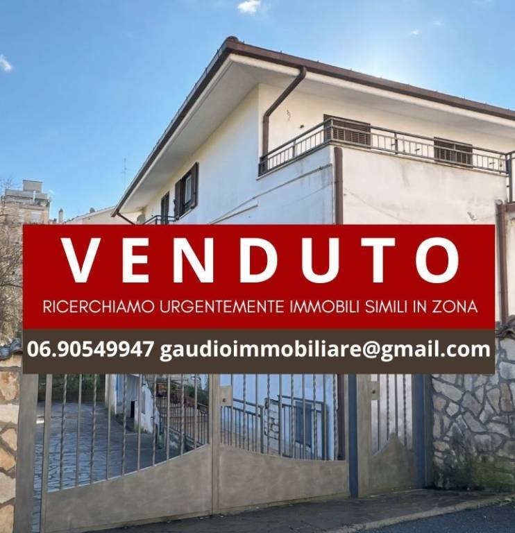appartamento in vendita a Roma in zona Tomba di Nerone