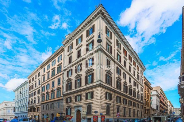 appartamento in vendita a Roma in zona Rione Monti/Campitelli