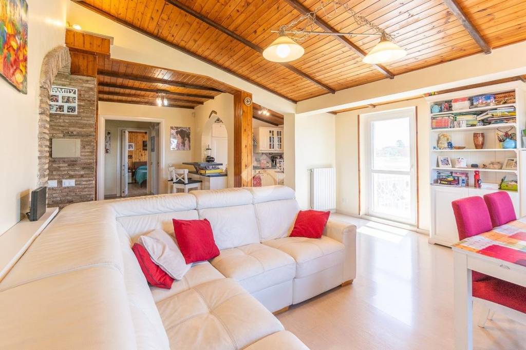 appartamento in vendita a Roma in zona Borghesiana