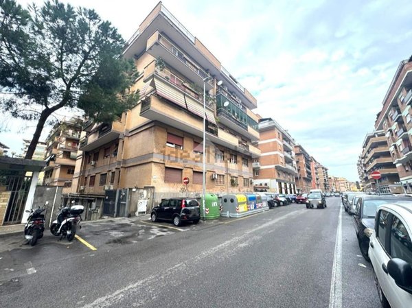ufficio in vendita a Roma in zona Portuense
