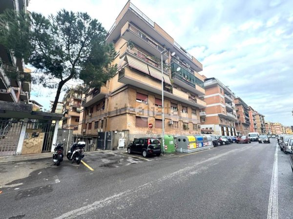 ufficio in vendita a Roma in zona Portuense