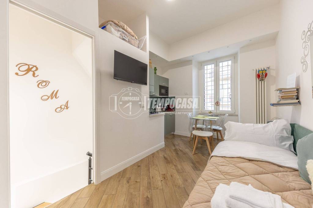 appartamento in vendita a Roma in zona Appio Claudio