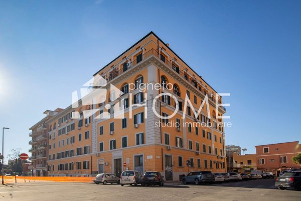 appartamento in vendita a Roma in zona Prenestino-Labicano