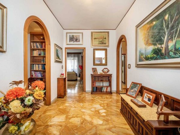 appartamento in vendita a Roma in zona Tomba di Nerone