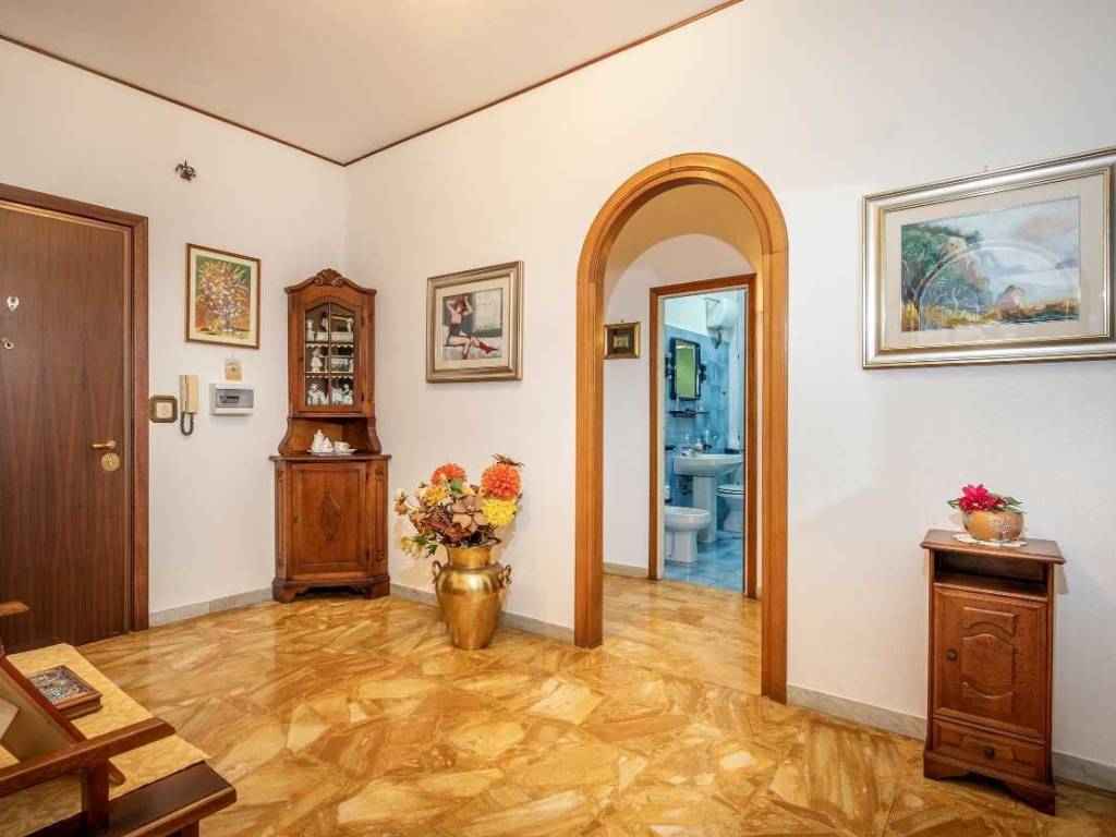 appartamento in vendita a Roma in zona Tomba di Nerone